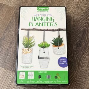 Crayola Hanging Planters Kit in White & Green